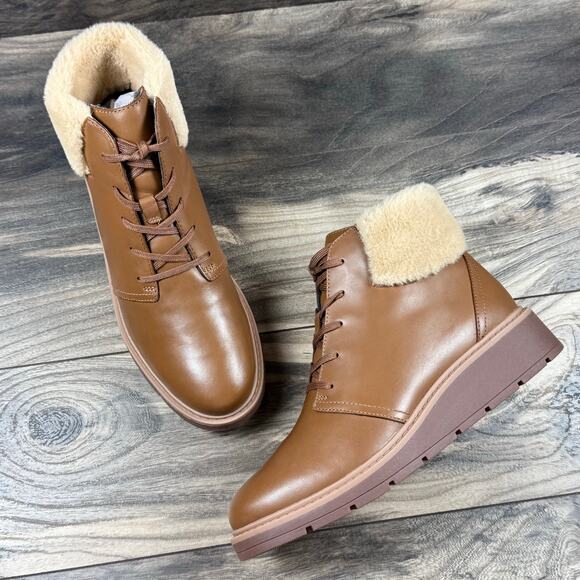 NIB Clarks Andie Mae 8.5M Leather Faux Fur Cuff Comfort Ankle Booties Tan Brown - Picture 2 of 11